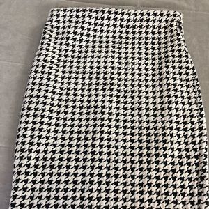 Charlotte Russe hounds tooth skirt